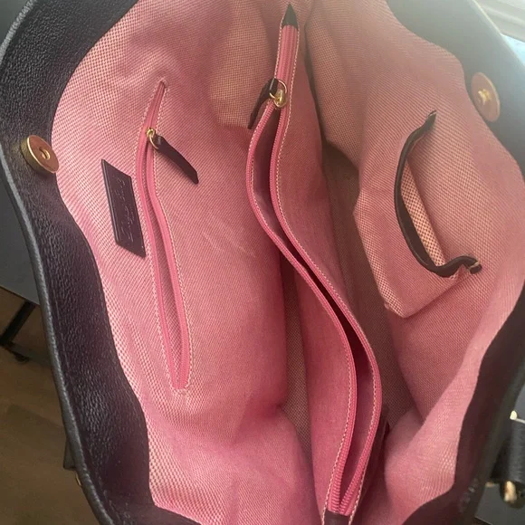 Dooney & Bourke - Picture 9 of 9